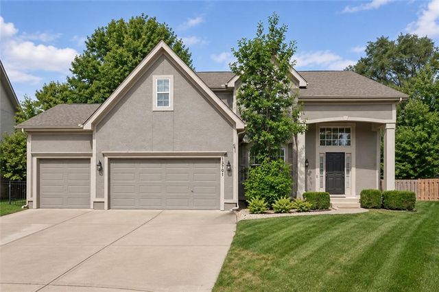 13701 Gillette Street, Overland Park, KS 66221
