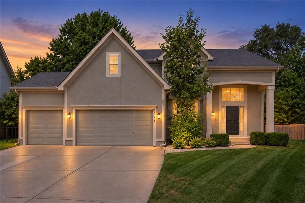 13701 Gillette Street, Overland Park, KS 66221