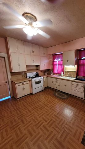 730 W Scott Street, Springfield, MO 65802