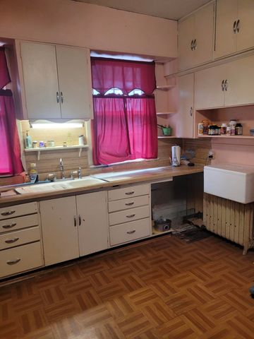 730 W Scott Street, Springfield, MO 65802