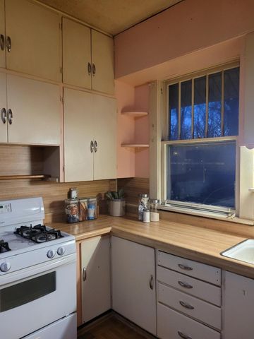 730 W Scott Street, Springfield, MO 65802