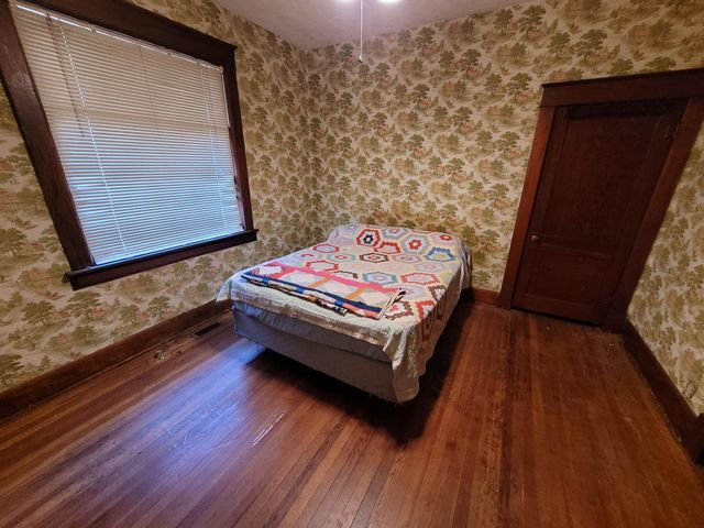 730 W Scott Street, Springfield, MO 65802