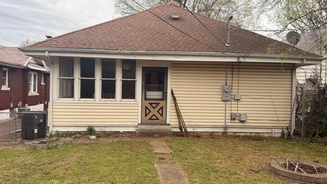 730 W Scott Street, Springfield, MO 65802
