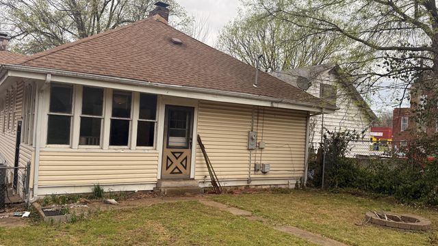 730 W Scott Street, Springfield, MO 65802