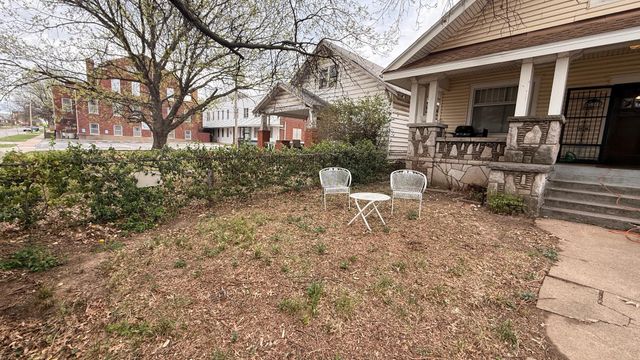 730 W Scott Street, Springfield, MO 65802