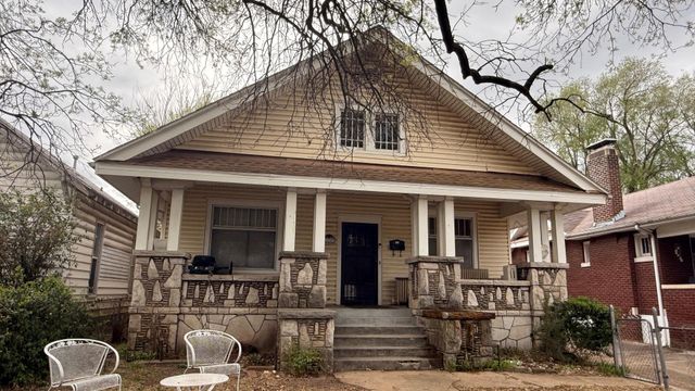 730 W Scott Street, Springfield, MO 65802