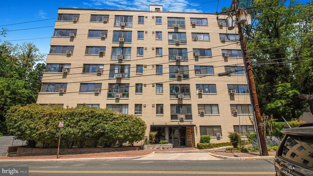3901 TUNLAW RD NW #701, Washington, DC 20007