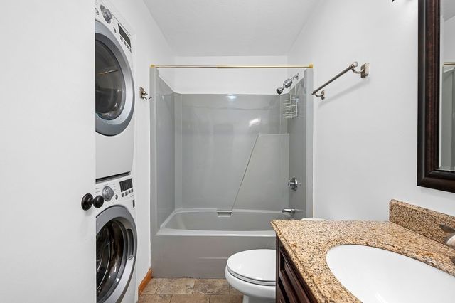 36A Gibbs St 11, Worcester, MA 01607