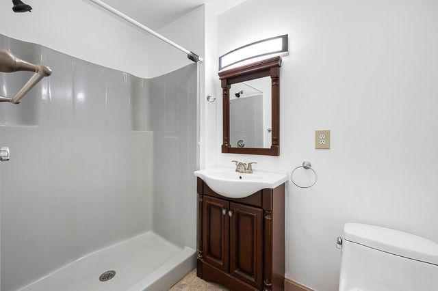 36A Gibbs St 11, Worcester, MA 01607