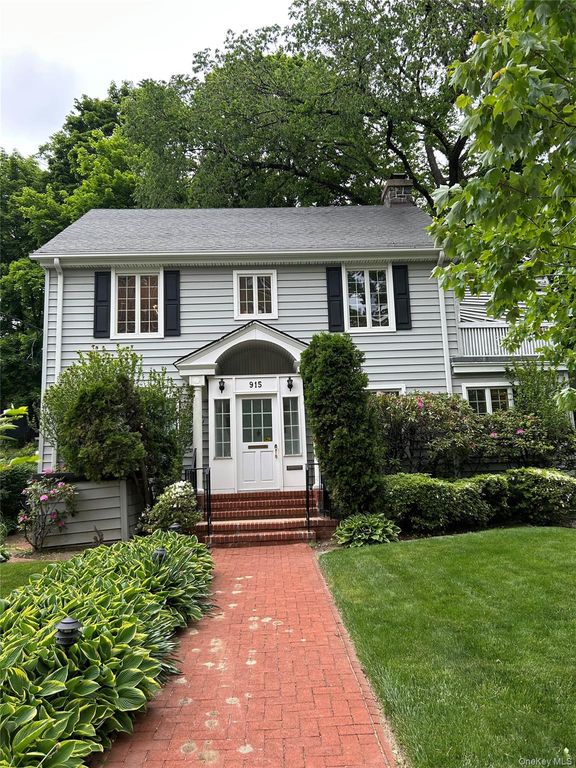 915 Palmer Road, Bronxville, NY 10708 — exterior