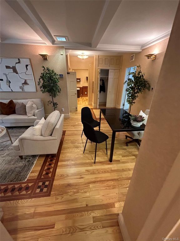 915 Palmer Road, Bronxville, NY 10708 — photo 3
