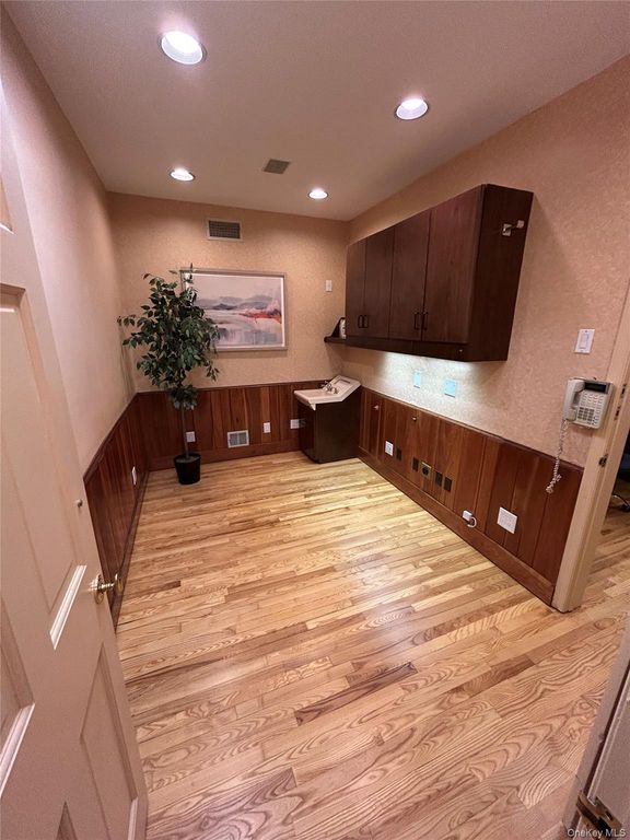 915 Palmer Road, Bronxville, NY 10708 — photo 5