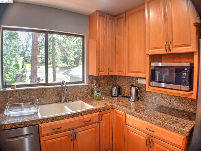 12293 Tower Peak Ct, Groveland, CA 95321