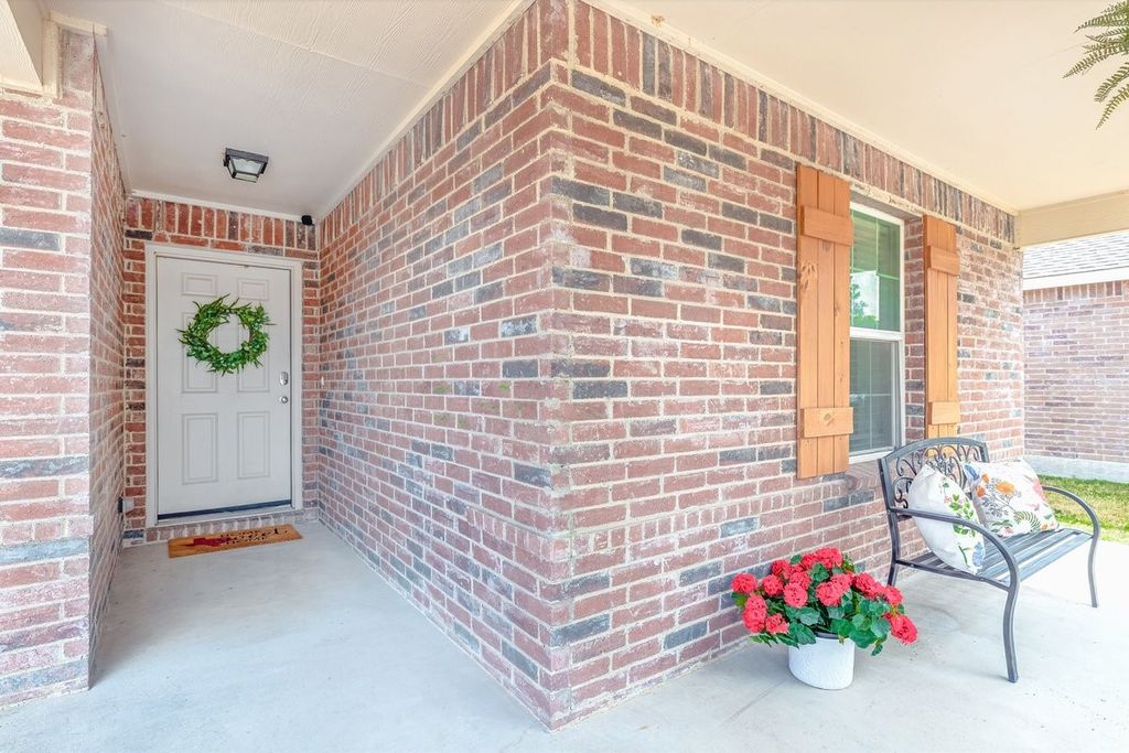 5913 Mountain Bluff Drive, Fort Worth, TX 76179 — exterior
