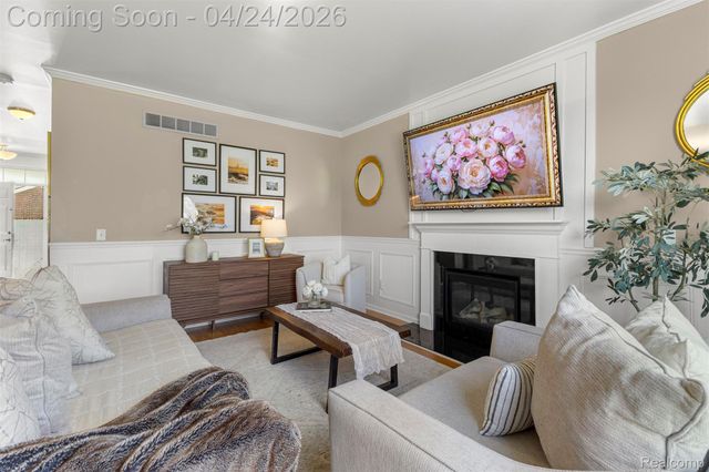 5149 Bradmore Lane, Warren, MI 48092