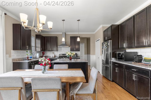 5149 Bradmore Lane, Warren, MI 48092