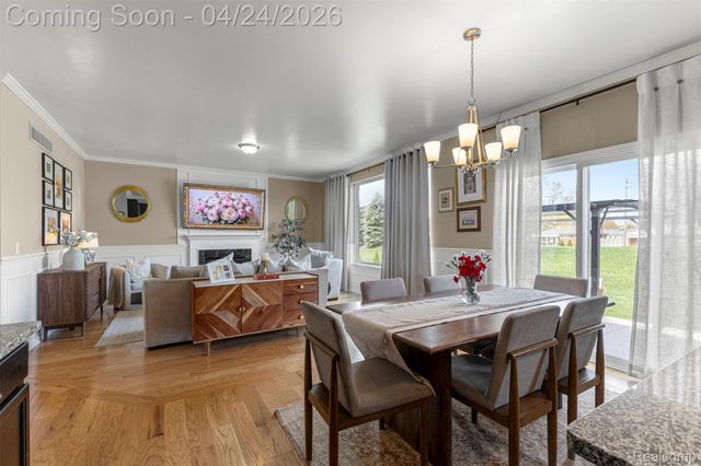 5149 Bradmore Lane, Warren, MI 48092