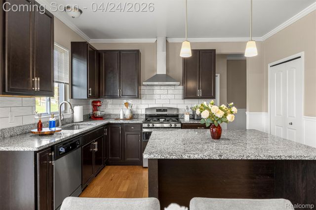 5149 Bradmore Lane, Warren, MI 48092