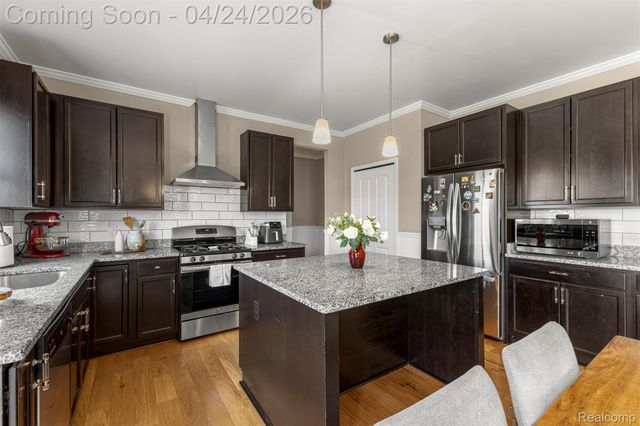 5149 Bradmore Lane, Warren, MI 48092
