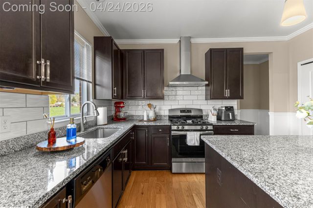 5149 Bradmore Lane, Warren, MI 48092