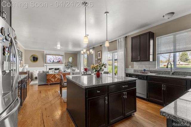 5149 Bradmore Lane, Warren, MI 48092