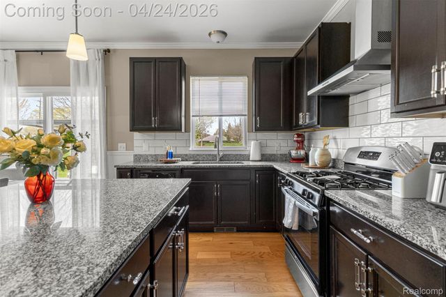 5149 Bradmore Lane, Warren, MI 48092