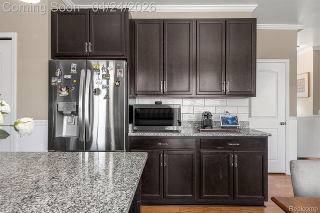 5149 Bradmore Lane, Warren, MI 48092