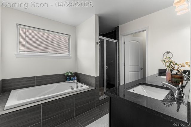 5149 Bradmore Lane, Warren, MI 48092