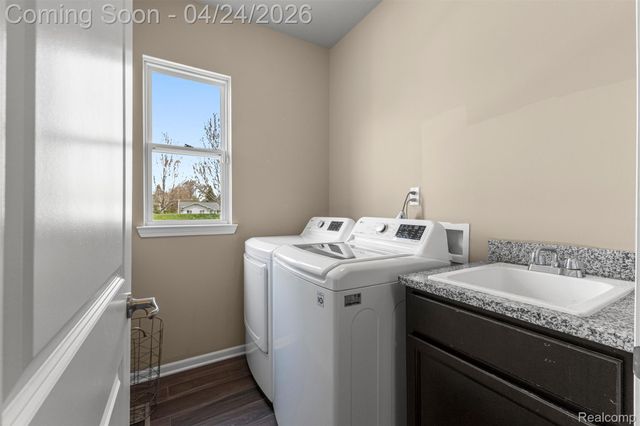 5149 Bradmore Lane, Warren, MI 48092