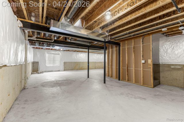 5149 Bradmore Lane, Warren, MI 48092