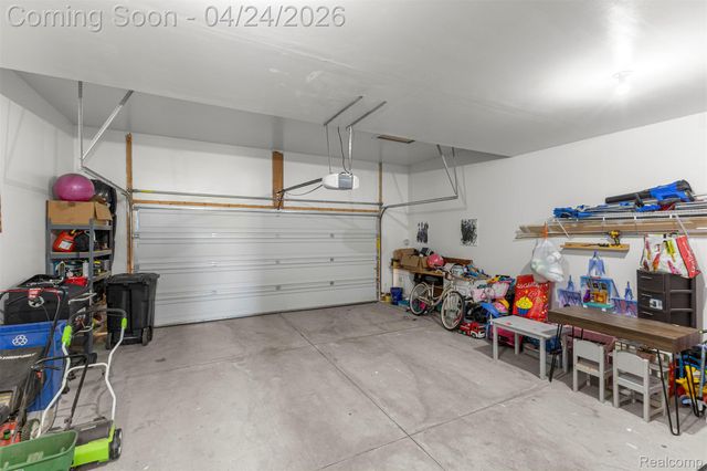 5149 Bradmore Lane, Warren, MI 48092