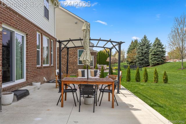 5149 Bradmore Lane, Warren, MI 48092