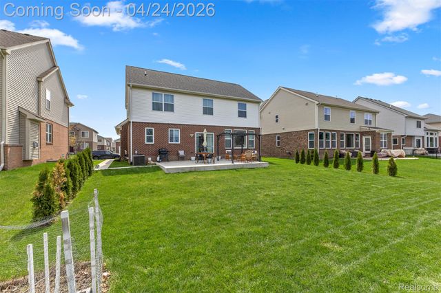 5149 Bradmore Lane, Warren, MI 48092
