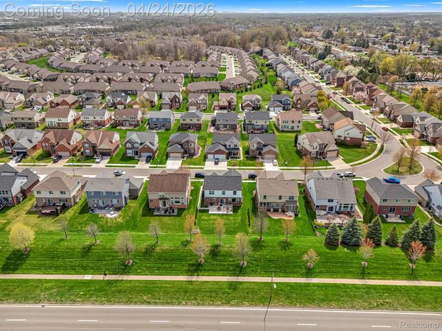 5149 Bradmore Lane, Warren, MI 48092