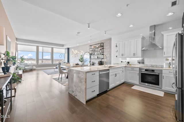 400 W North Street 1218, Raleigh, NC 27603