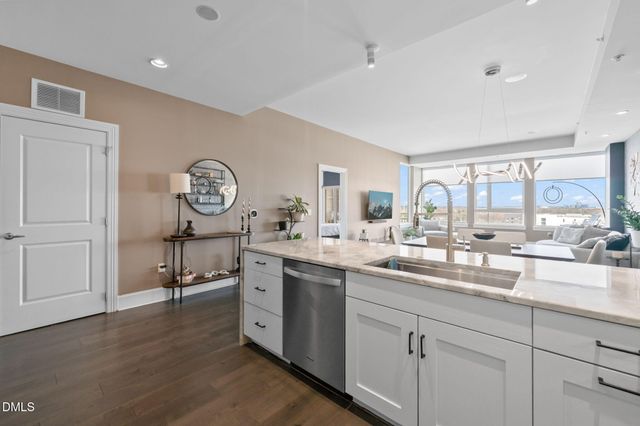 400 W North Street 1218, Raleigh, NC 27603