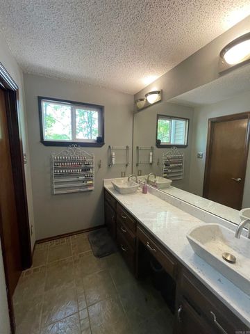 11 Pontalba Drive, Little Rock, AR 72211