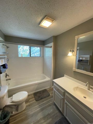 11 Pontalba Drive, Little Rock, AR 72211