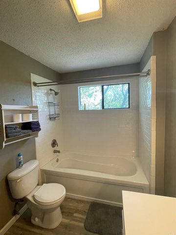 11 Pontalba Drive, Little Rock, AR 72211