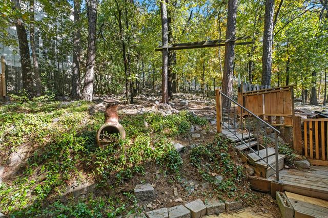 11 Pontalba Drive, Little Rock, AR 72211