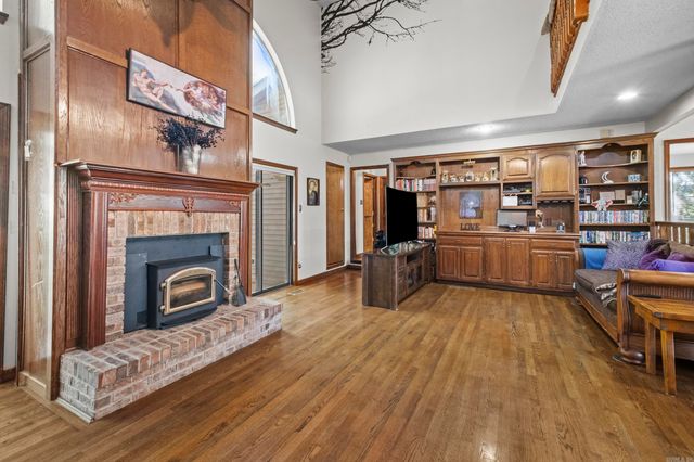 11 Pontalba Drive, Little Rock, AR 72211