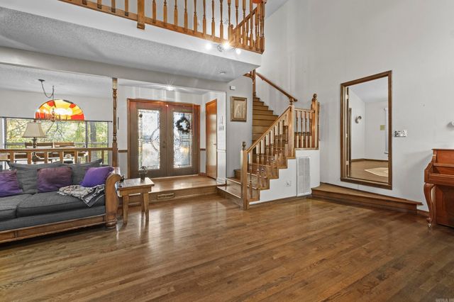 11 Pontalba Drive, Little Rock, AR 72211