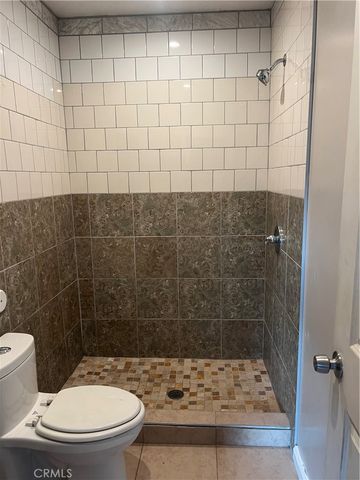 8930 Kauffman Avenue E, South Gate, CA 90280