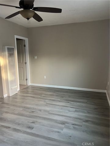 8930 Kauffman Avenue E, South Gate, CA 90280