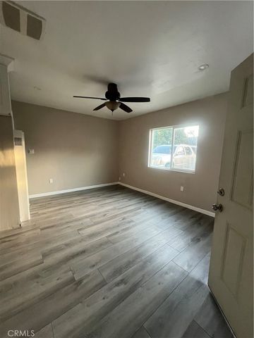 8930 Kauffman Avenue E, South Gate, CA 90280