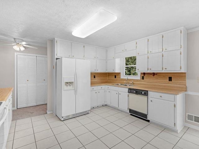 6683 Homestead Road, Rex, GA 30273