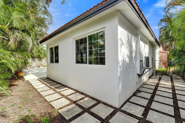 4731 NE 13 Avenue, Oakland Park, FL 33334
