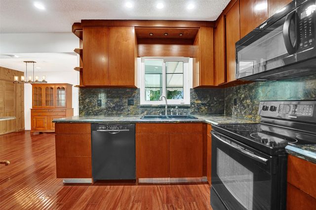 4731 NE 13 Avenue, Oakland Park, FL 33334