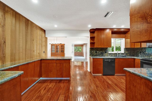 4731 NE 13 Avenue, Oakland Park, FL 33334