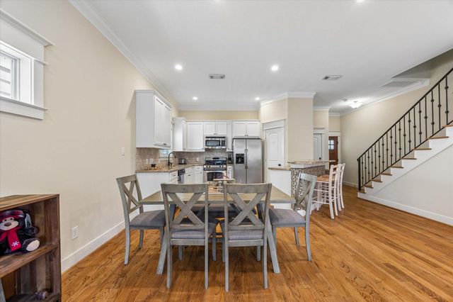 1017 W 16th Street, Houston, TX 77008